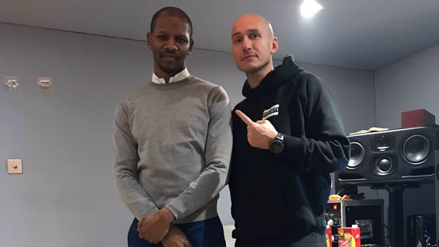 SRF 3-Moderator Lukie Wyniger (rechts) traf Giggs in London. SRF 3-Moderator Lukie Wyniger (rechts) traf Giggs in London.
