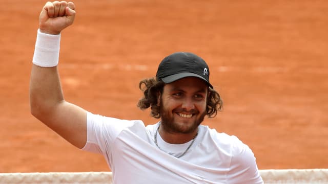 Trungelliti nach seinem Sieg gegen Tomic. Trungelliti nach seinem Sieg gegen Tomic.
