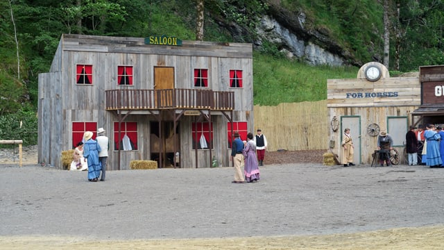 Theaterkulisse die einen Westernsaloon darstellt. Theaterkulisse die einen Westernsaloon darstellt.