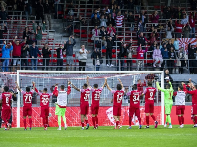 Sion-Spieler jubeln. Sion-Spieler jubeln.