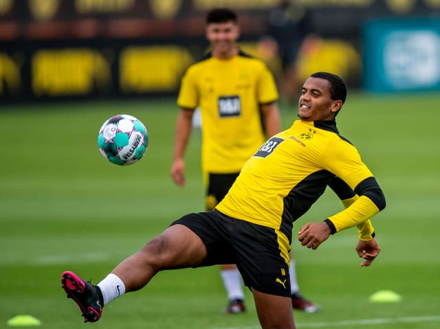 Manuel Akanji im Training Manuel Akanji im Training