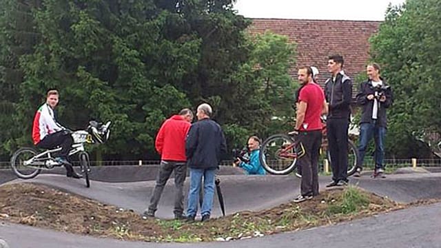 BMX-Fahrer bei Eröffnung BMX-Fahrer bei Eröffnung