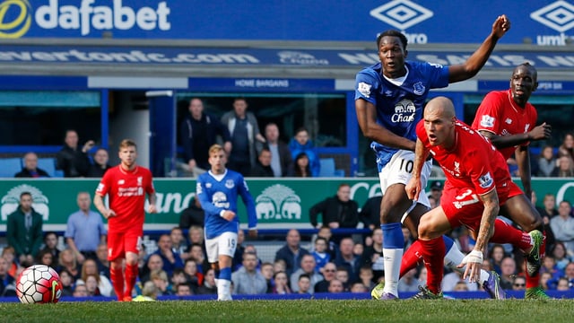 Romelu Lukaku schiesst zum 1:1 ein. Romelu Lukaku schiesst zum 1:1 ein.
