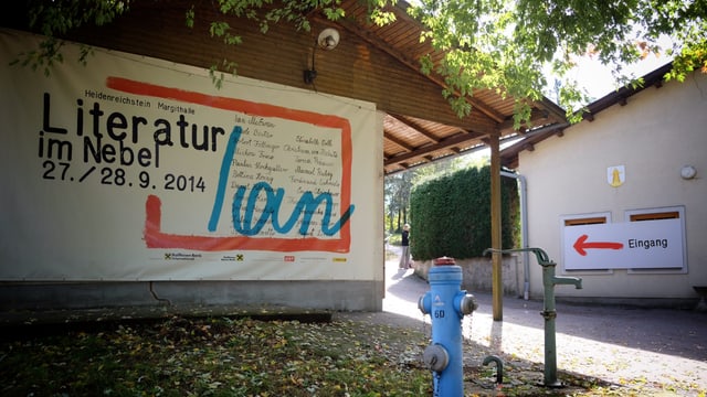 Festivalplakat mit Daten und überdimensional «Ian» Festivalplakat mit Daten und überdimensional «Ian»