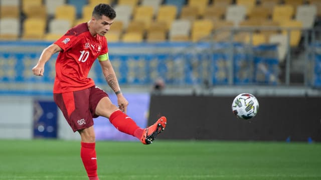 Granit Xhaka am Ball gegen die Ukraine Granit Xhaka am Ball gegen die Ukraine