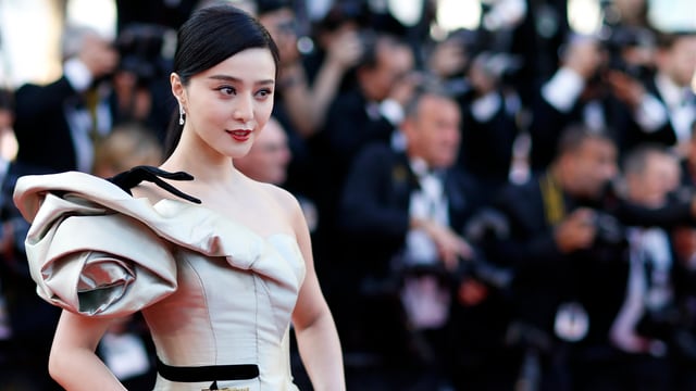 Die chinesische Schauspielerin Fan Bingbing in einem Abendkleid. Die chinesische Schauspielerin Fan Bingbing in einem Abendkleid.