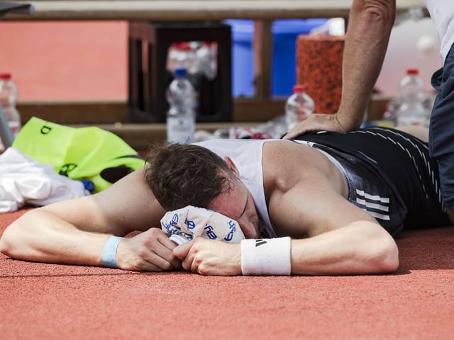 Hohe Luftfeuchtigkeit und Hitze können besonders für Ausdauersportler zum Problem werden. Hohe Luftfeuchtigkeit und Hitze können besonders für Ausdauersportler zum Problem werden.