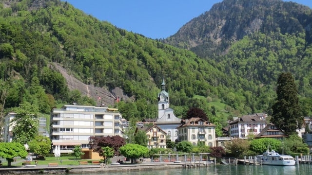 Blick vom See auf Vitznau. Blick vom See auf Vitznau.