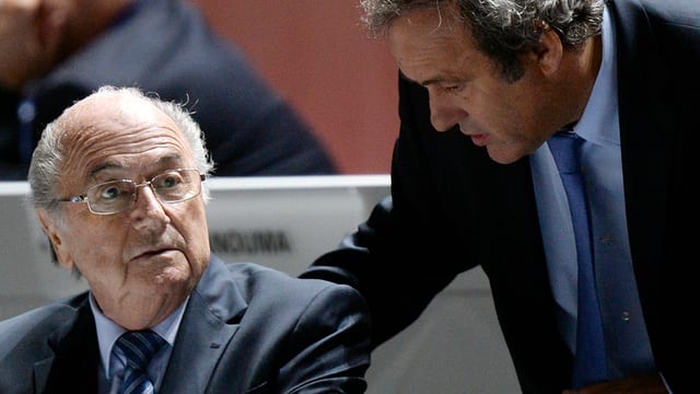 Sepp Blatter en discurs cun Michel Platini. Sepp Blatter en discurs cun Michel Platini.
