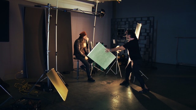 Tomo Muscionico bei der Arbeit im Fotostudio. Tomo Muscionico bei der Arbeit im Fotostudio.