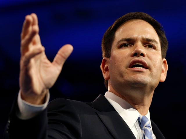 Marco Rubio als Redner an einer Veranstaltung.