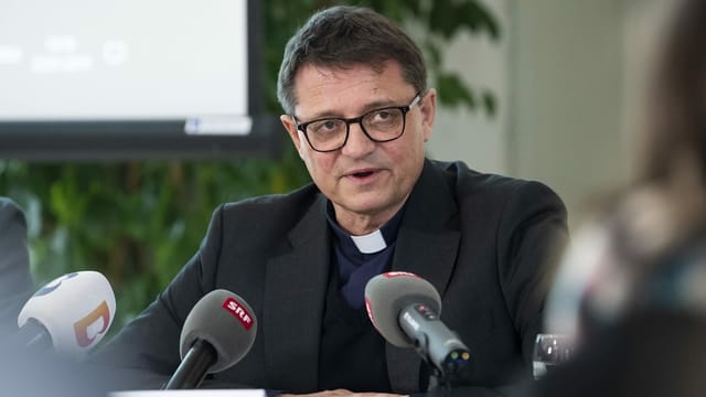 Bischof Felix Gmür an einer Pressekonferenz. Bischof Felix Gmür an einer Pressekonferenz.