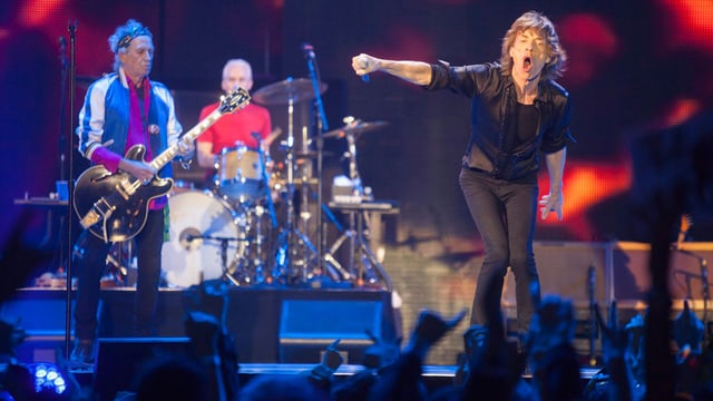 Die Musiker der Rollingstones auf der Bühne. Die Musiker der Rollingstones auf der Bühne.