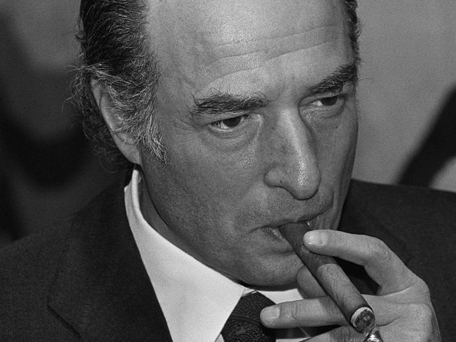sw-Portrait Marc Rich mit dicker Zigarre sw-Portrait Marc Rich mit dicker Zigarre