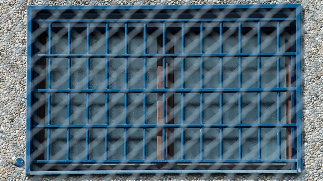 Bild eines vergitterten Fensters Bild eines vergitterten Fensters