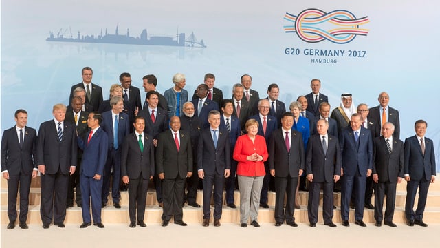 Els tus en posiziun da fotografia. Els tus en posiziun da fotografia.