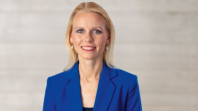 Frau in blauem Blazer. Frau in blauem Blazer.