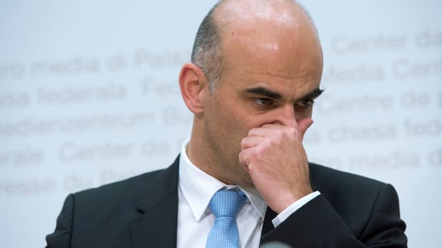 Bild von Bundesrat Alain Berset an einer Medienkonferenz. Bild von Bundesrat Alain Berset an einer Medienkonferenz.