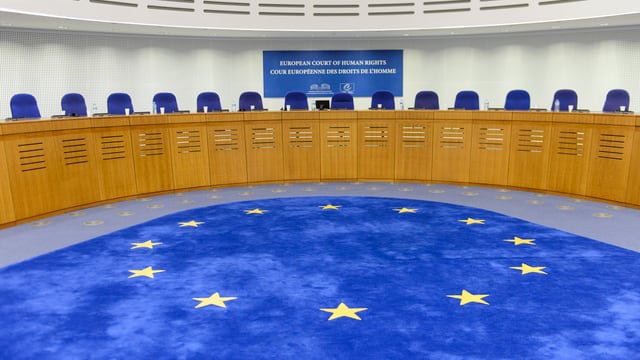Gerichtsraum des Europäischen Gerichtshofes für Menschenrechte Gerichtsraum des Europäischen Gerichtshofes für Menschenrechte
