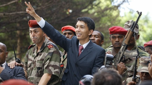 Andry Rajoelina ist Präsident von Madagaskar. Andry Rajoelina ist Präsident von Madagaskar.