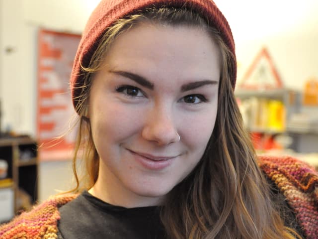 Julia (20) aus Baden - studiert: Journalismus und Organisationskommunikation. Julia (20) aus Baden - studiert: Journalismus und Organisationskommunikation.