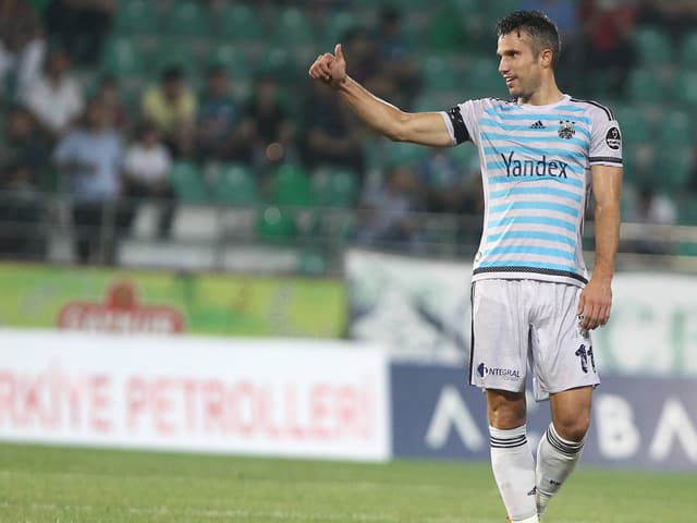 Robin van Persie (Fenerbahce Istanbul) erzielt den ersten Treffer für sein neues Team