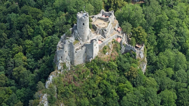 Luftaufnahme Schloss Neu-Falkenstein Luftaufnahme Schloss Neu-Falkenstein