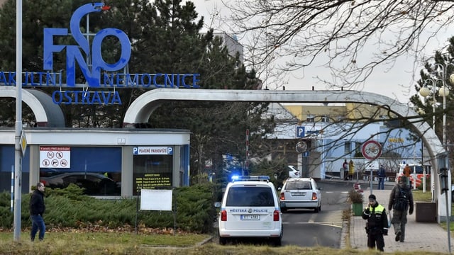 Einfahrt auf das Unispital-Gelände. Einfahrt auf das Unispital-Gelände.