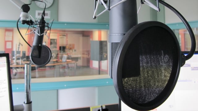Unter dem Label «Hallo SRF! Regional» reisen SRF-Journalistinnen und Journalisten in die Regionen und besuchen vier Gemeinden, um mit dem Publikum direkt ins Gespräch zu kommen. Unter dem Label «Hallo SRF! Regional» reisen SRF-Journalistinnen und Journalisten in die Regionen und besuchen vier Gemeinden, um mit dem Publikum direkt ins Gespräch zu kommen.