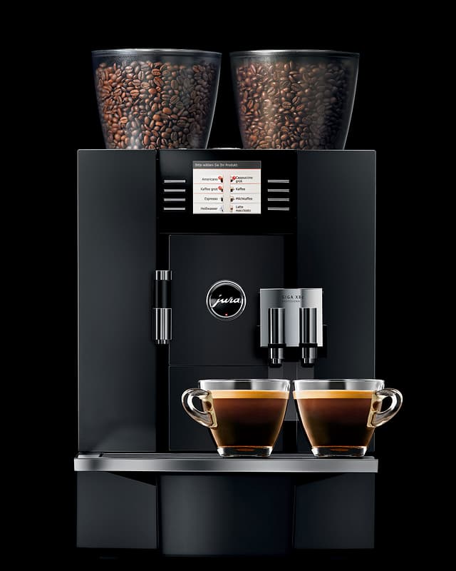 Ein Kaffee-Vollautomat Giga X8 der Marke Jura. Ein Kaffee-Vollautomat Giga X8 der Marke Jura.