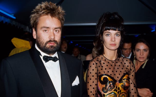 Luc Besson im Anzug neben Anne Parrilaud im Kleid Luc Besson im Anzug neben Anne Parrilaud im Kleid
