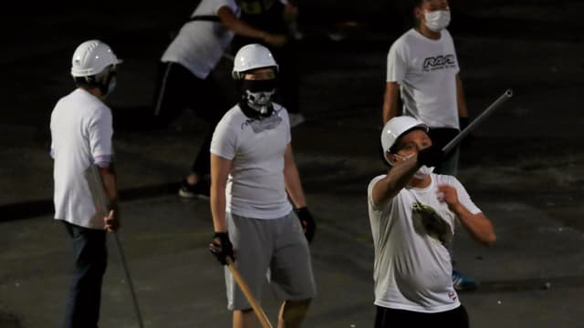 Hongkong: Triaden verprügeln pro-demokratische Demonstranten