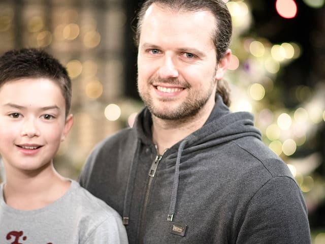 Franco Knie Junior mit seinem Sohn Chris Rui.