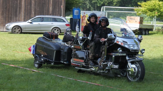 Zwei Männer auf Töff Zwei Männer auf Töff