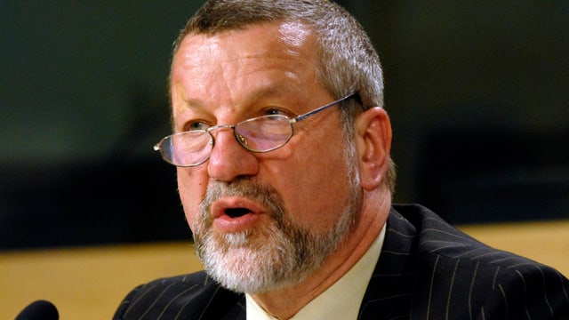 Aufnahme des ehemaligen Europol-Direktors Max-Peter Ratzel. Aufnahme des ehemaligen Europol-Direktors Max-Peter Ratzel.