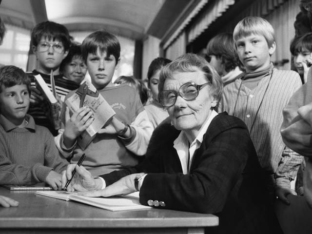 Astrid Lindgren am 7. November 1984 in der Kantonsschule Hottingen. Astrid Lindgren am 7. November 1984 in der Kantonsschule Hottingen.