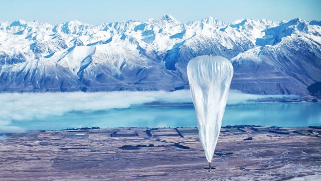 Grosser Ballon schwebt über Neuseeland. Grosser Ballon schwebt über Neuseeland.