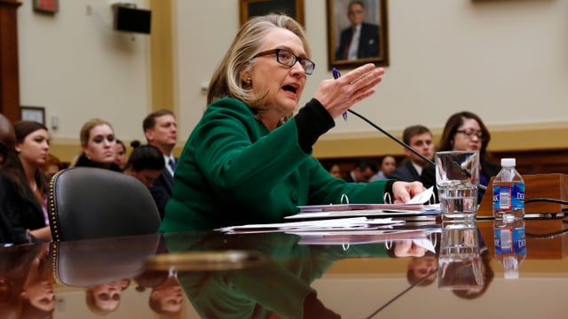 Hillary Clinton bei einem Hearing im September 2012. Hillary Clinton bei einem Hearing im September 2012.