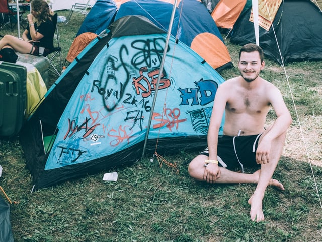 Sébastien findet, dass sein Zelt «sick» ist Sébastien findet, dass sein Zelt «sick» ist