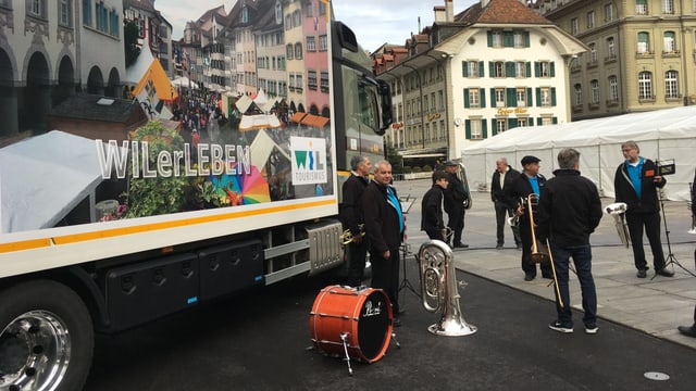 Wiler Blaskapelle auf dem Bundesplatz. Wiler Blaskapelle auf dem Bundesplatz.