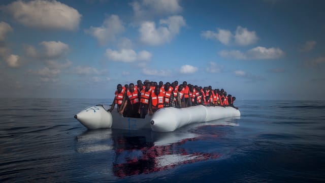 Viele Flüchtlinge aus Afrika versuchen über Lybien in Booten nach Europa zu gelangen. Viele Flüchtlinge aus Afrika versuchen über Lybien in Booten nach Europa zu gelangen.