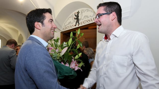Andrea Caroni und David Zuberbühler gratulieren sich gegenseitig zur Wahl Andrea Caroni und David Zuberbühler gratulieren sich gegenseitig zur Wahl