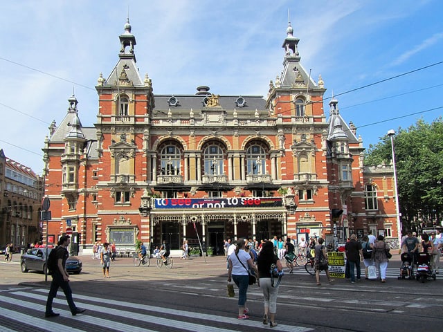 Fassade eines Theaters in Amsterdam. Fassade eines Theaters in Amsterdam.