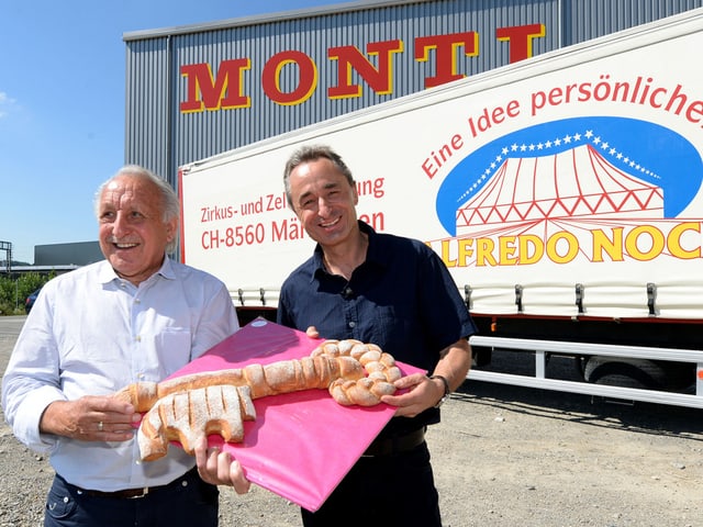 Schlüsselübergabe Monti Nock Schlüsselübergabe Monti Nock
