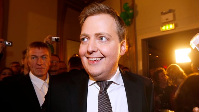 Sigmundur David Gunnlaugsson lächelnd. Sigmundur David Gunnlaugsson lächelnd.