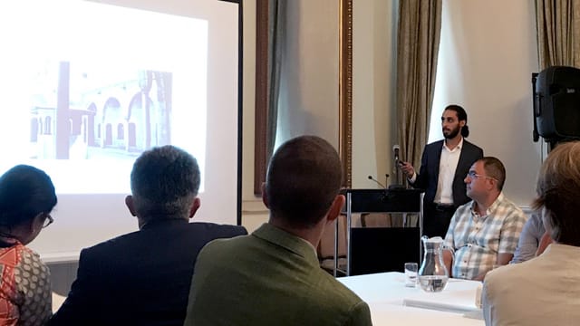Ahmad Masri präsentiert am deutschen Konsulat in Istanbul seine Ideen zum Wiederaufbau Aleppos. Ahmad Masri präsentiert am deutschen Konsulat in Istanbul seine Ideen zum Wiederaufbau Aleppos.