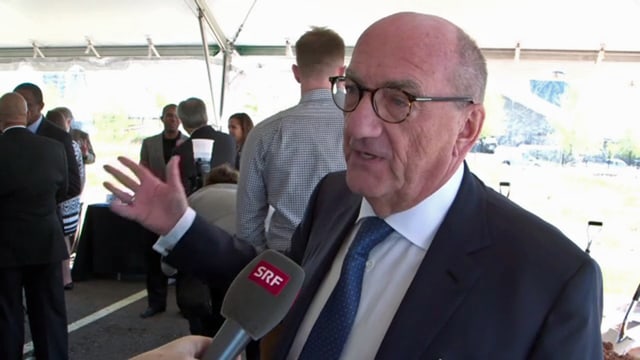 Klaus Bender im Interview. Klaus Bender im Interview.
