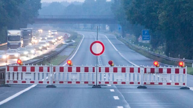 Gesperrte Autobahn Gesperrte Autobahn