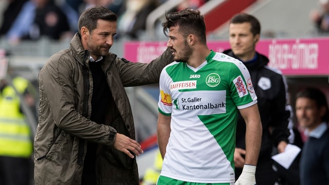Josef Zinnbauer und Albian Ajeti. Josef Zinnbauer und Albian Ajeti.