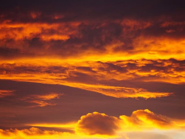 Oranger Himmel.